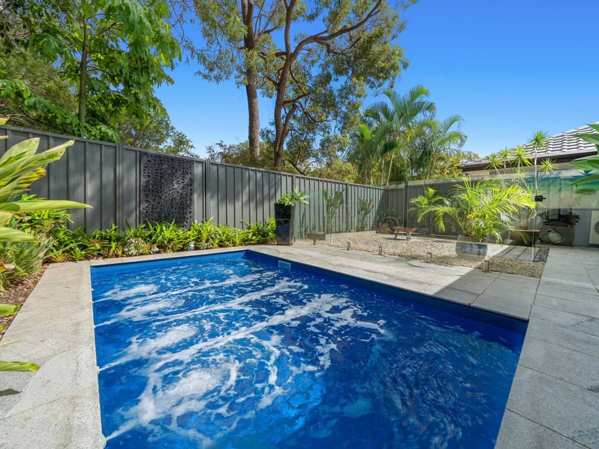 27 Seville Circuit, BURLEIGH WATERS - Thumbnail 3