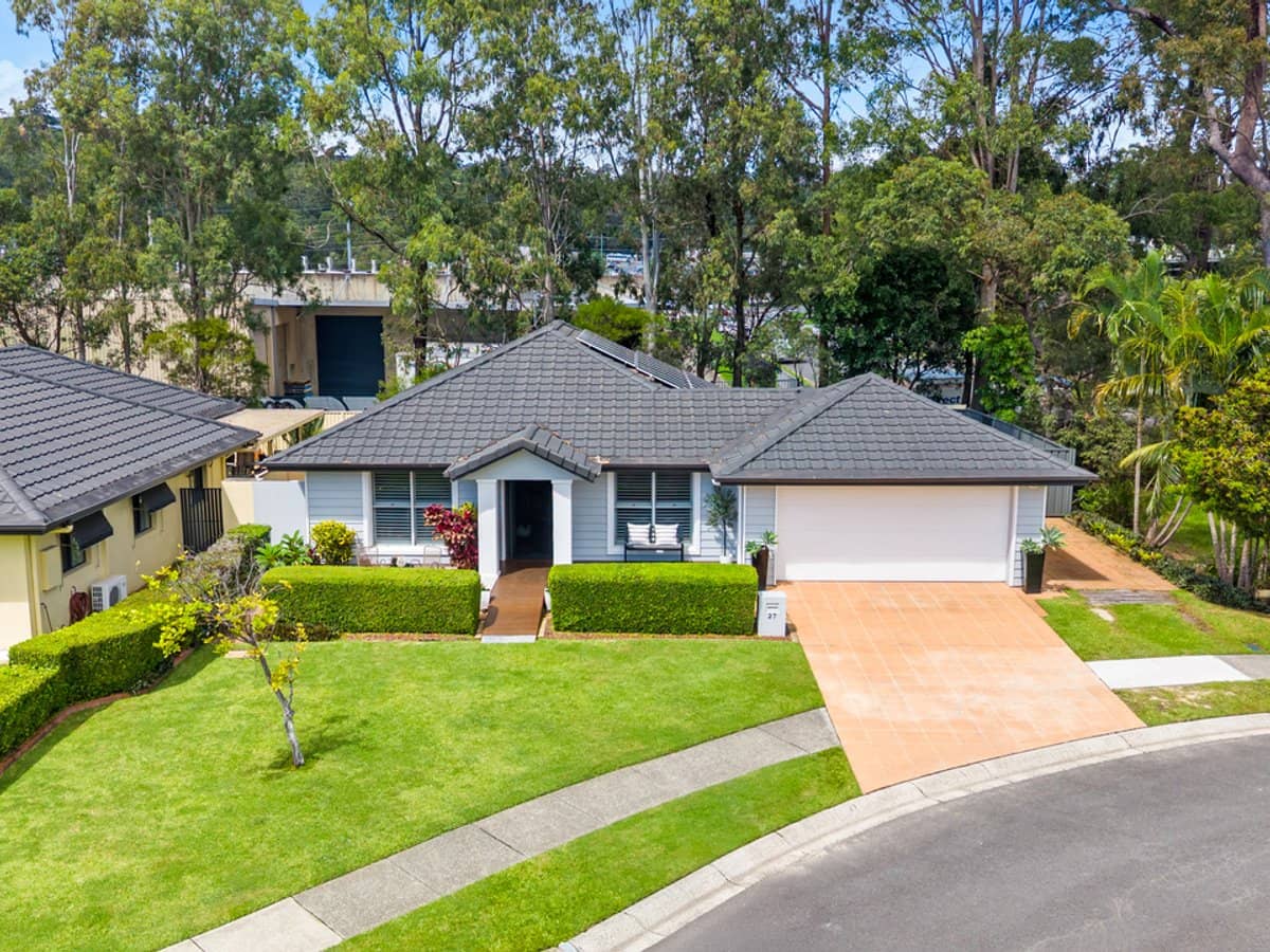 27 Seville Circuit, BURLEIGH WATERS - Thumbnail 4