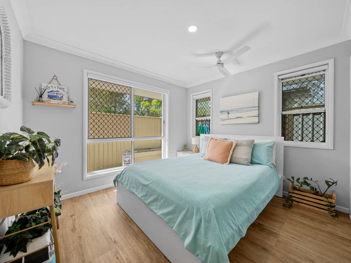 27 Seville Circuit, BURLEIGH WATERS - Thumbnail 14