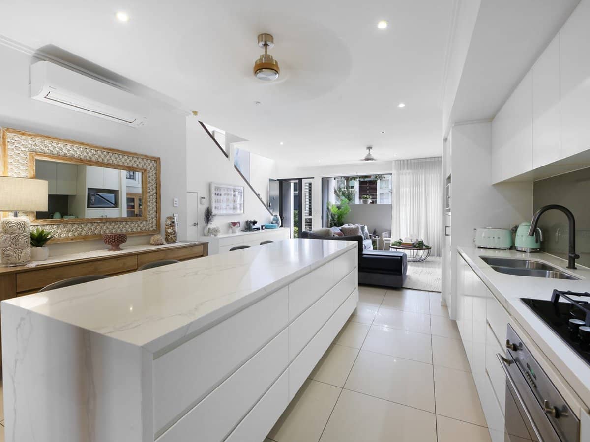 9 Moores Crescent, Varsity Lakes - Thumbnail 5