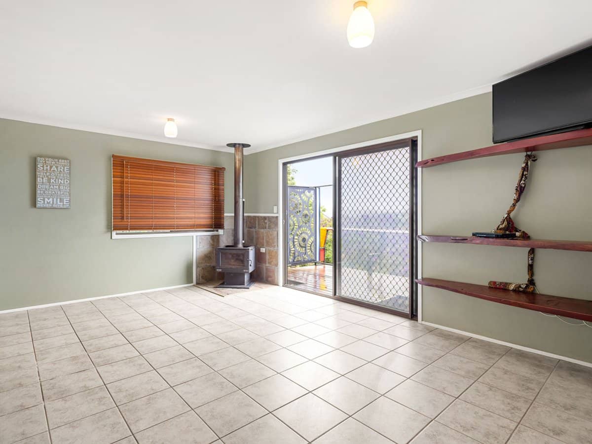 7 Jacaranda Court, Beechmont - Thumbnail 3