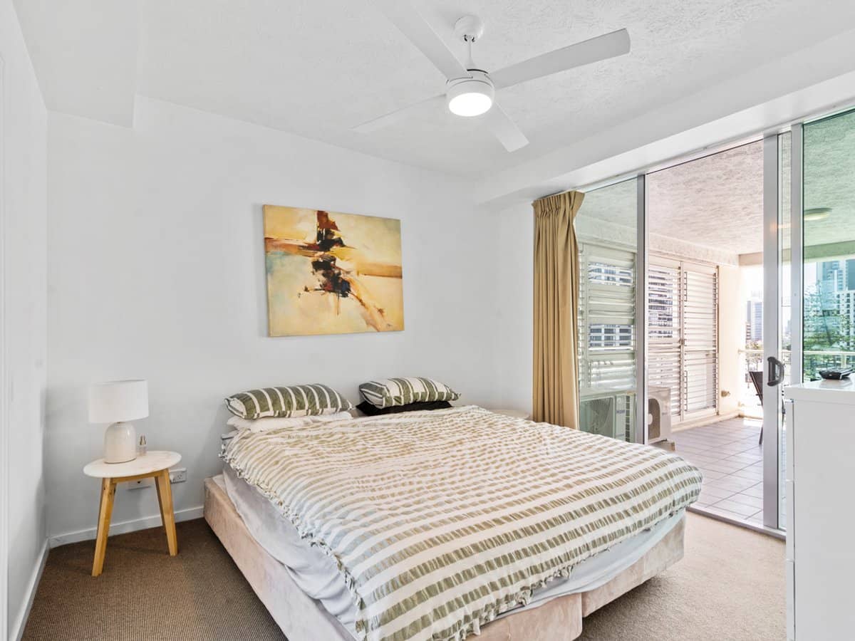 18 Fern Street, SURFERS PARADISE - Thumbnail 6