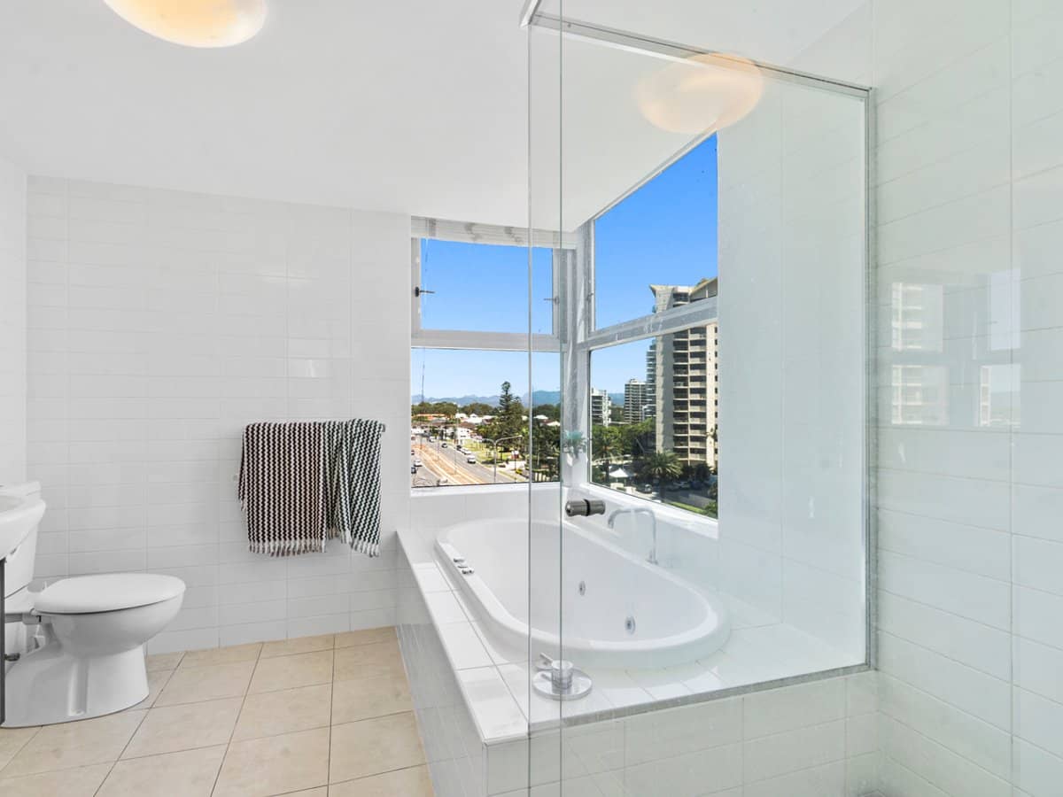 18 Fern Street, SURFERS PARADISE - Thumbnail 7