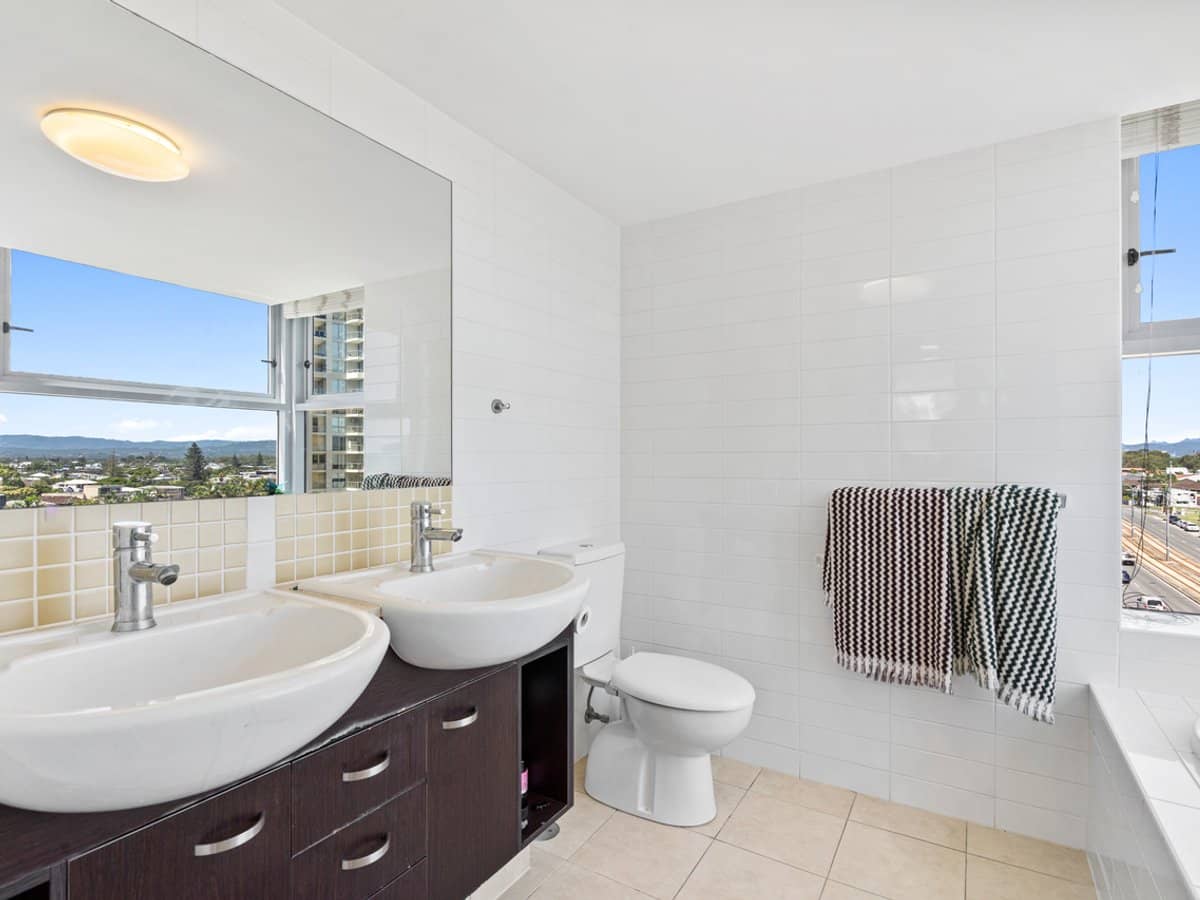 18 Fern Street, SURFERS PARADISE - Thumbnail 8