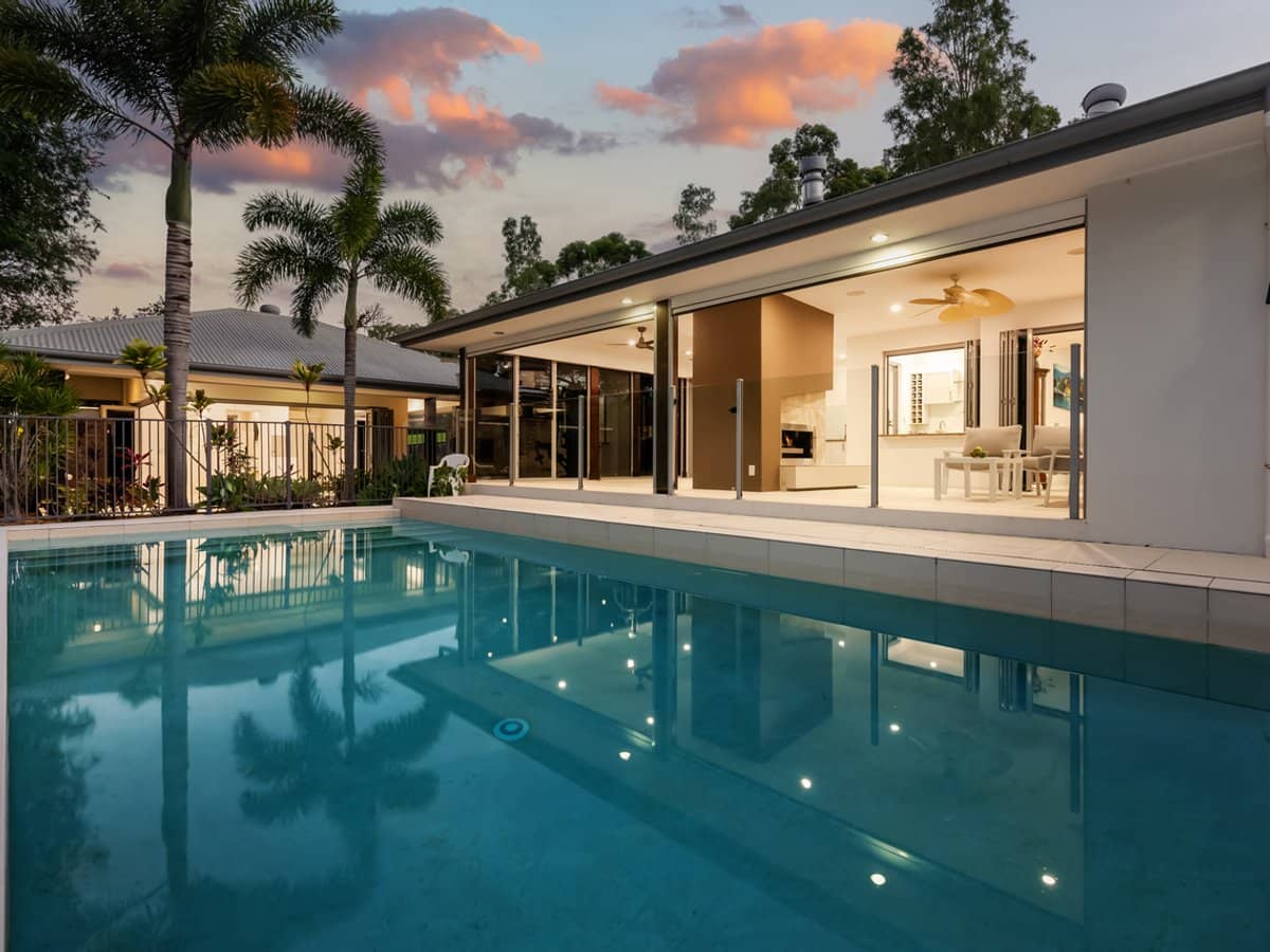 1 Katinka Circuit, COOMERA WATERS - Thumbnail 1