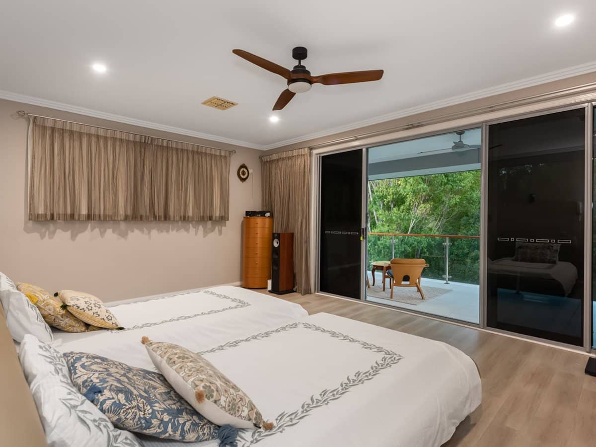 1 Katinka Circuit, COOMERA WATERS - Thumbnail 18