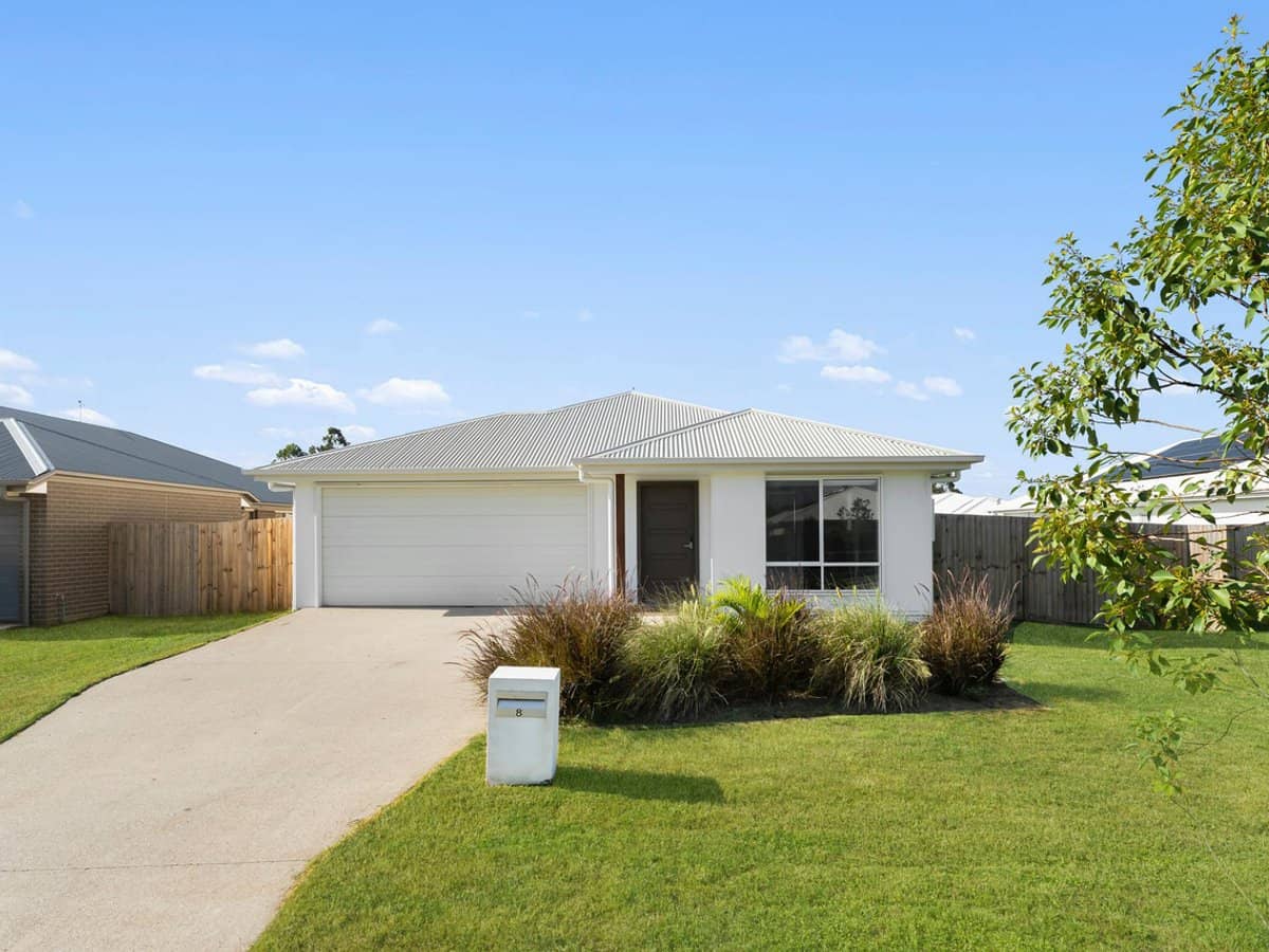 8 Manuka Road, LOGAN VILLAGE - Thumbnail 1