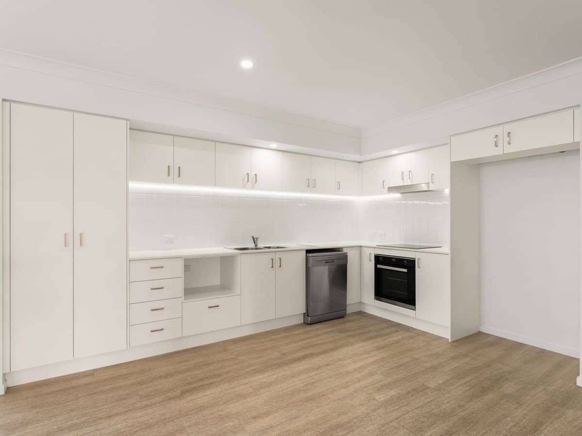 8 Manuka Road, LOGAN VILLAGE - Thumbnail 4