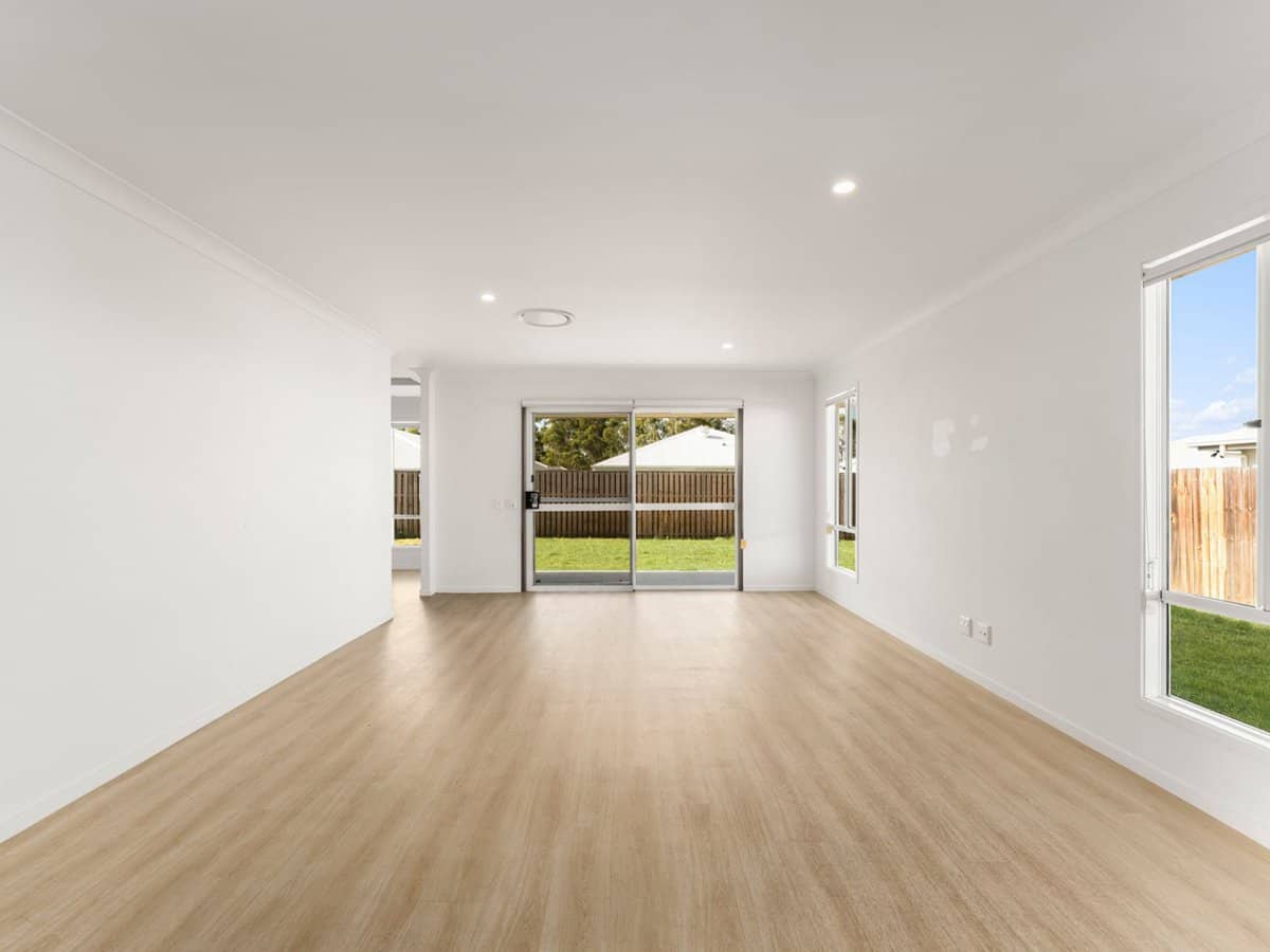 8 Manuka Road, LOGAN VILLAGE - Thumbnail 6