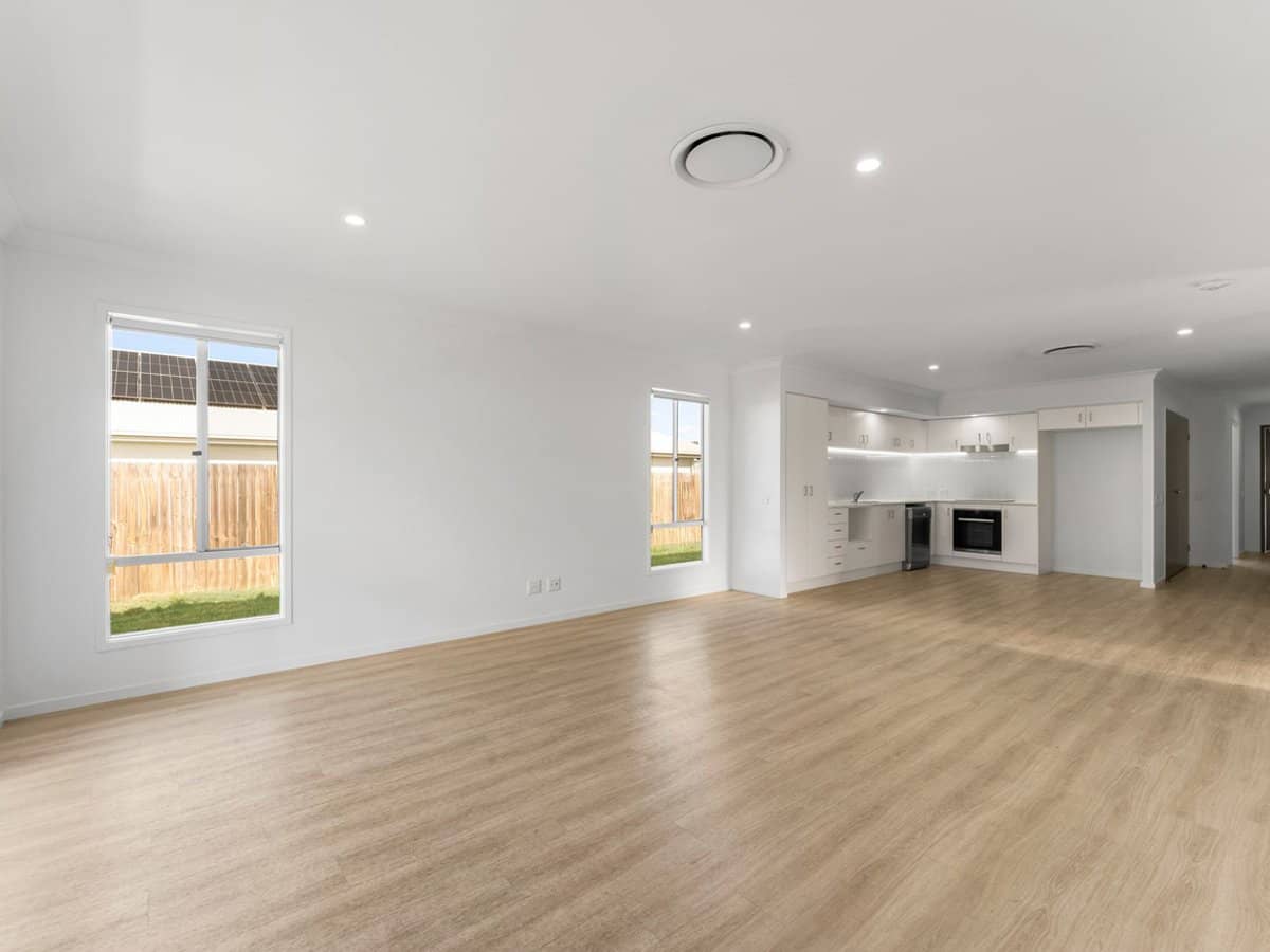 8 Manuka Road, LOGAN VILLAGE - Thumbnail 7