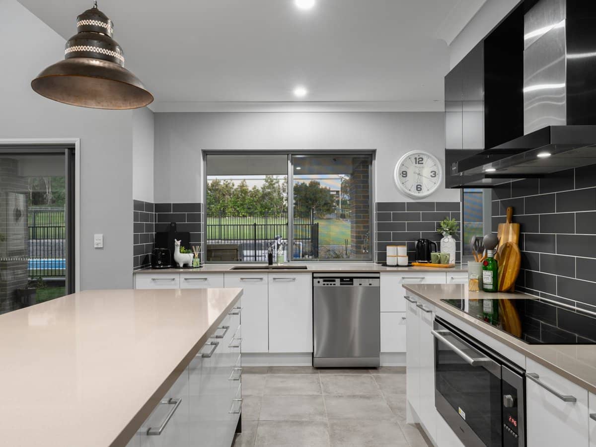 5-7 Hayview Court, BUCCAN - Thumbnail 12