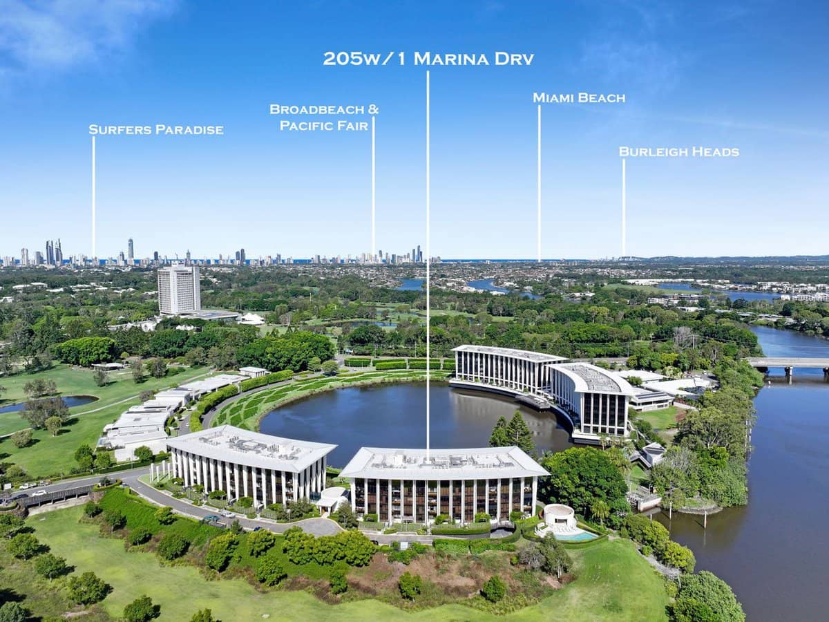 1 Marina Drive, Benowa - Thumbnail 1