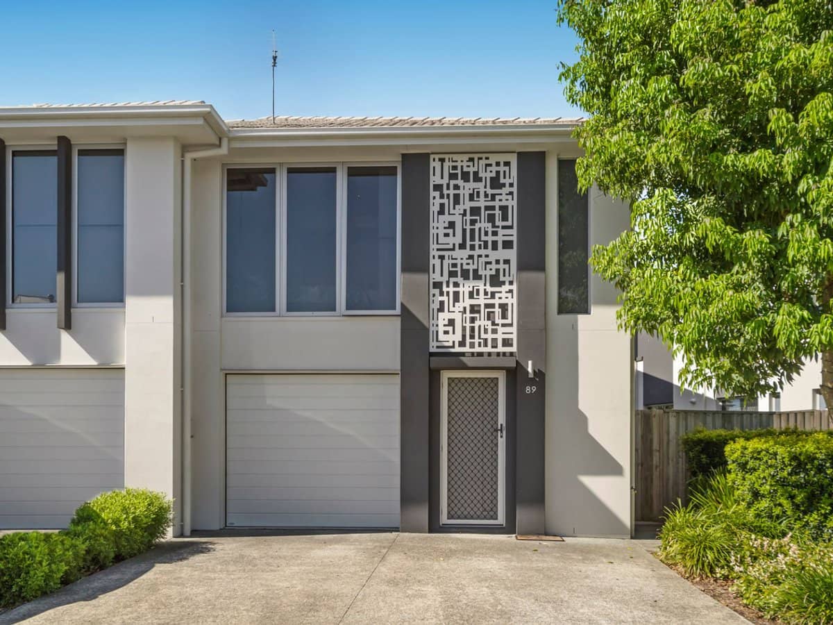 188 Gainsborough Drive, PIMPAMA - Thumbnail 1