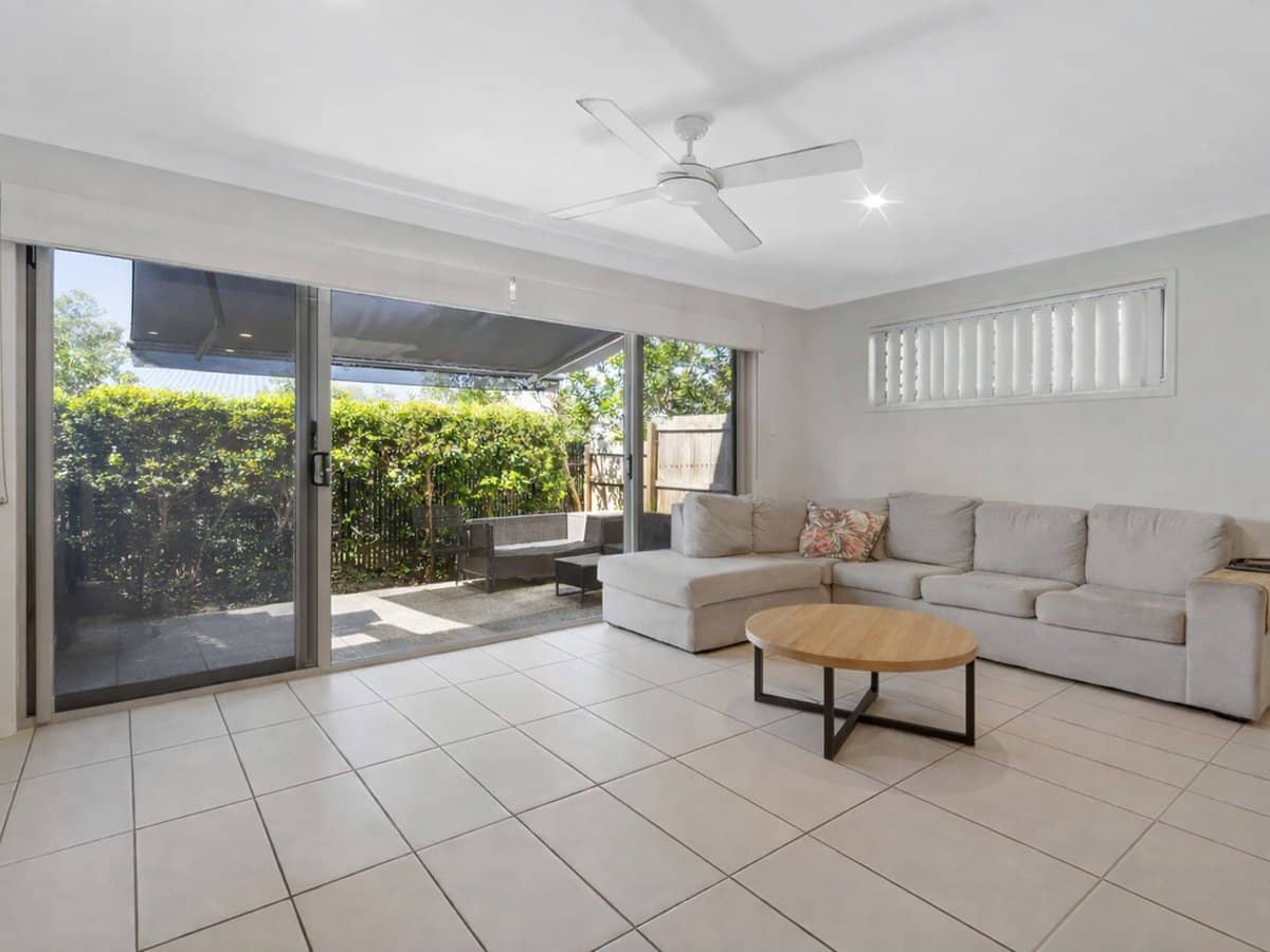 188 Gainsborough Drive, PIMPAMA - Thumbnail 2