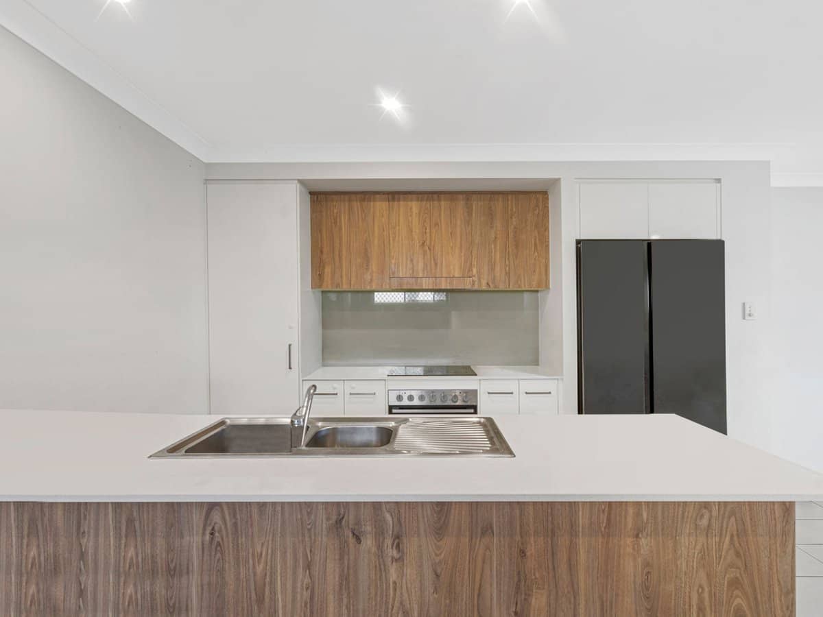 188 Gainsborough Drive, PIMPAMA - Thumbnail 5