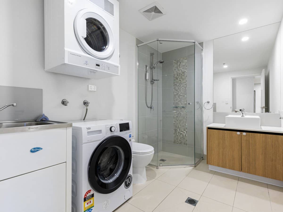 42 Laver Drive, ROBINA - Thumbnail 6