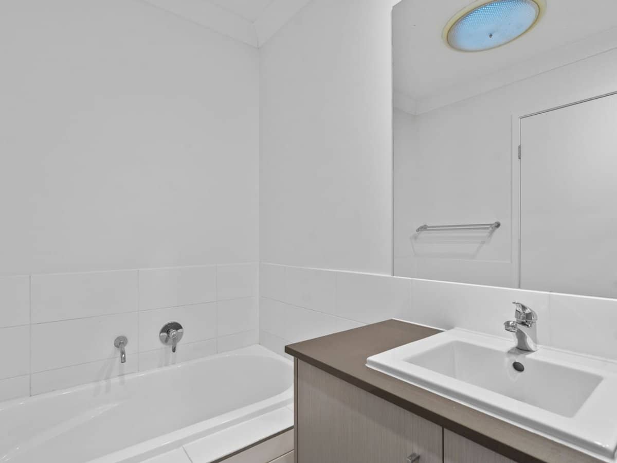 31 Basalt Drive, YARRABILBA - Thumbnail 8