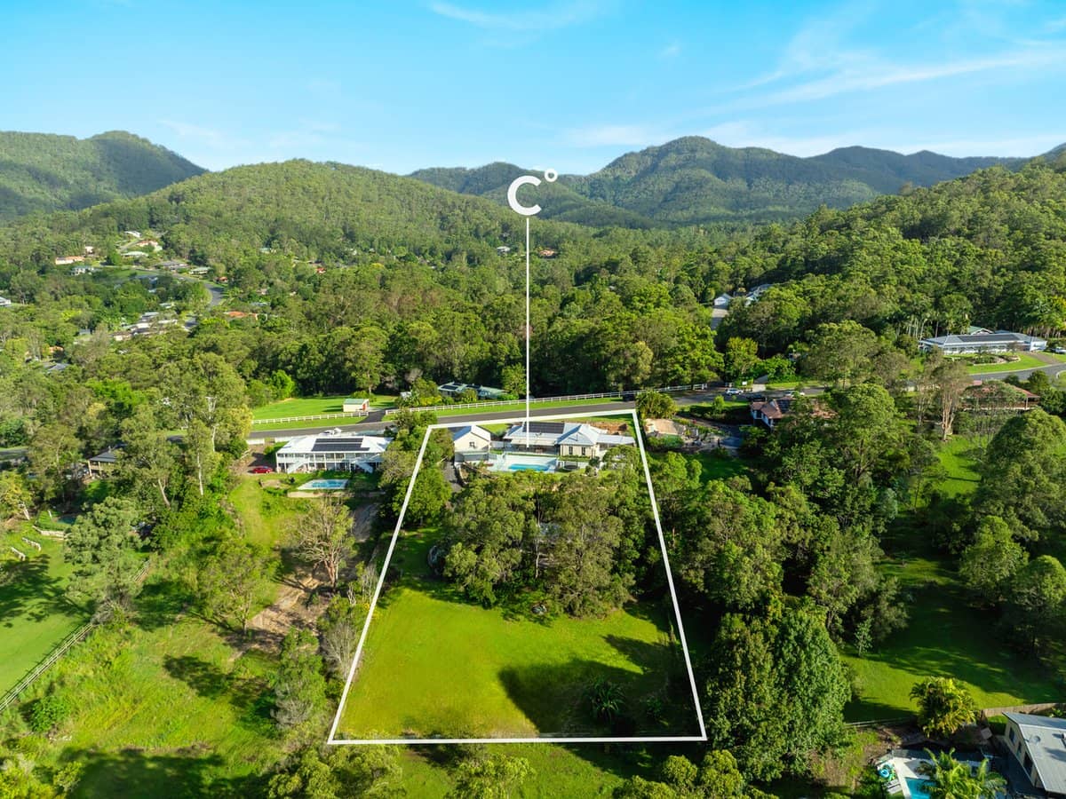 25 Aylesham Drive, BONOGIN - Thumbnail 3