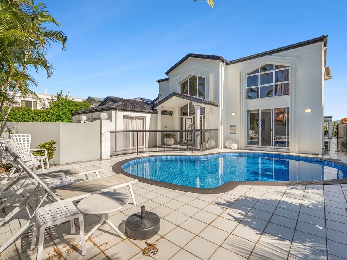 23 San Simeon Drive, Clear Island Waters - Thumbnail 3