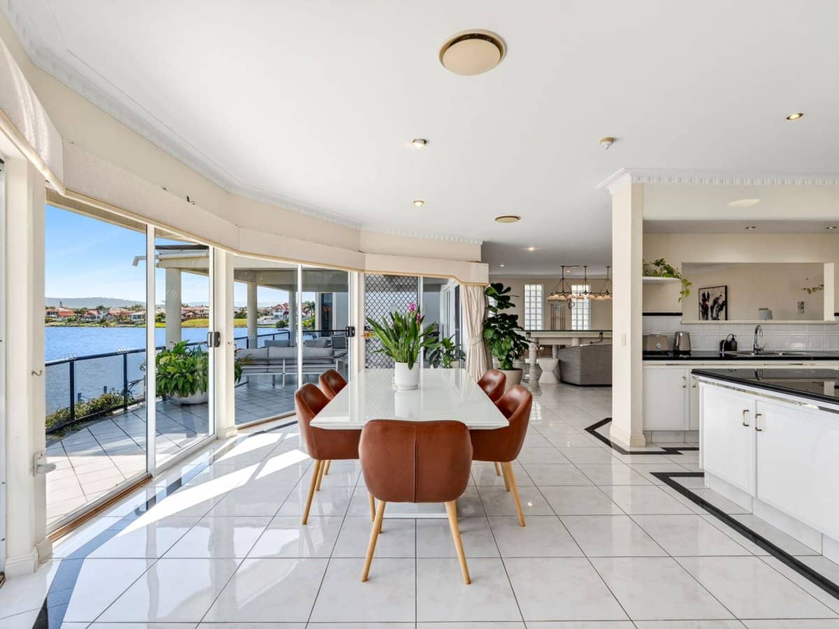 23 San Simeon Drive, Clear Island Waters - Thumbnail 8