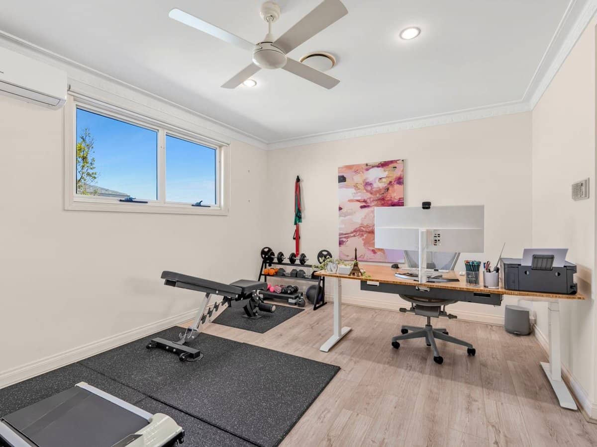 23 San Simeon Drive, Clear Island Waters - Thumbnail 12