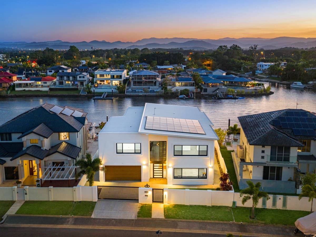 125 Sir Bruce Small Boulevard, Benowa Waters - Thumbnail 6