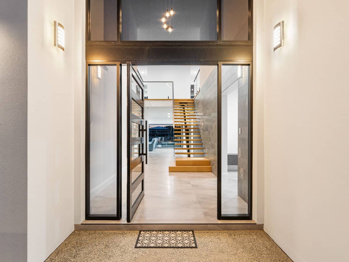 125 Sir Bruce Small Boulevard, Benowa Waters - Thumbnail 8