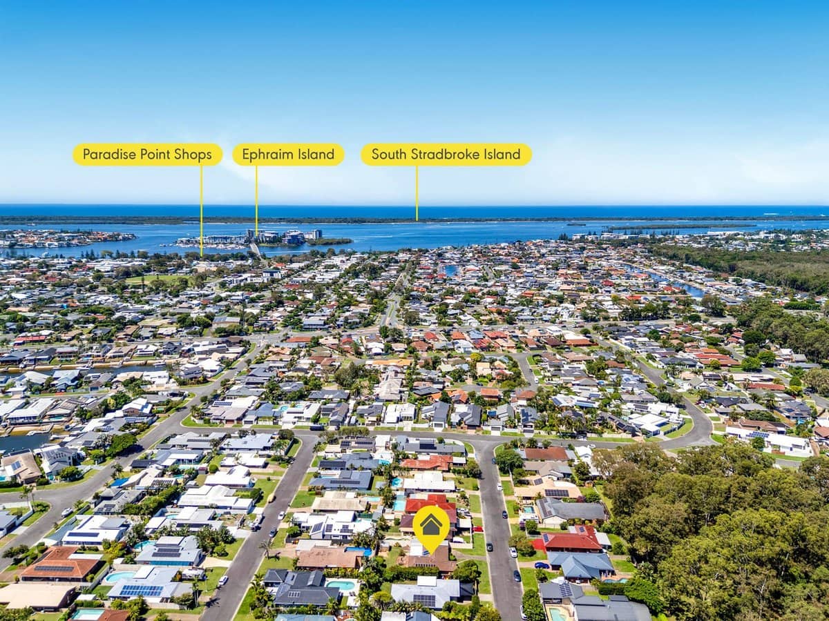 11 Lakefield Crescent, PARADISE POINT - Thumbnail 1
