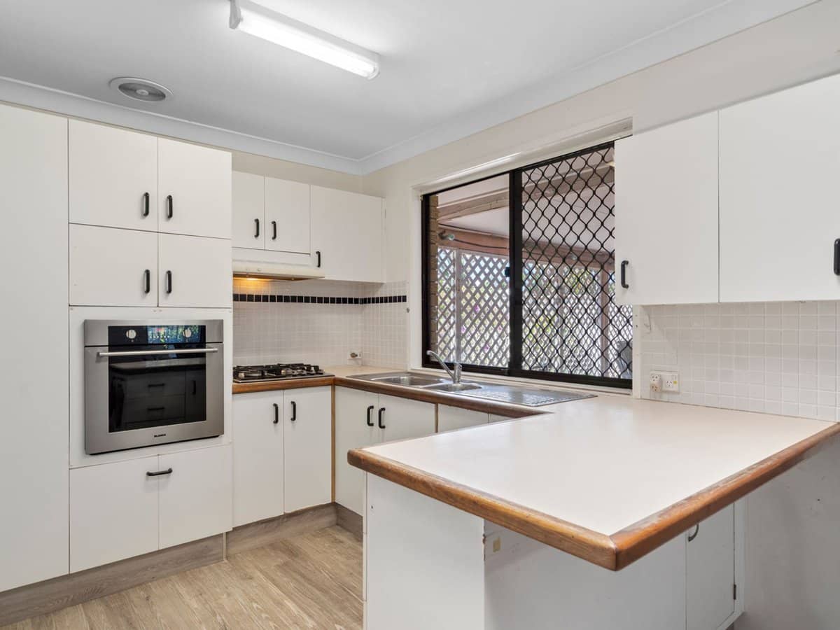 11 Lakefield Crescent, PARADISE POINT - Thumbnail 5