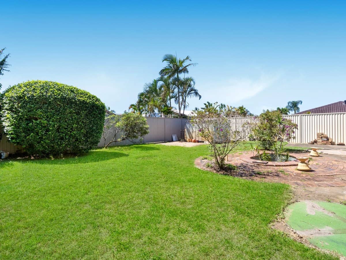 11 Lakefield Crescent, PARADISE POINT - Thumbnail 15