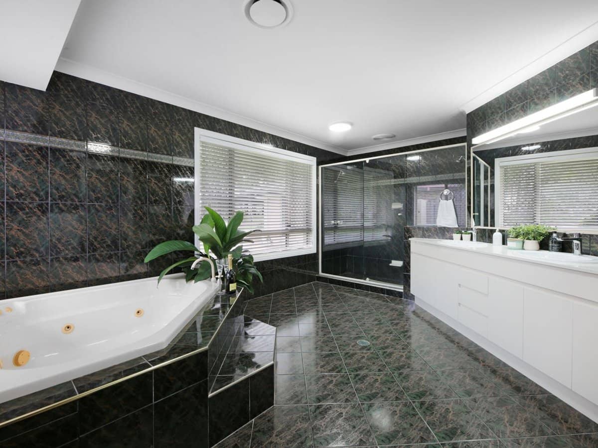 16 Collingwood Avenue, Robina - Thumbnail 16