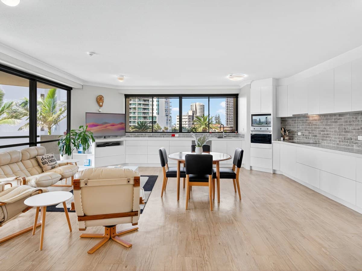 2890 Gold Coast Highway, SURFERS PARADISE - Thumbnail 3