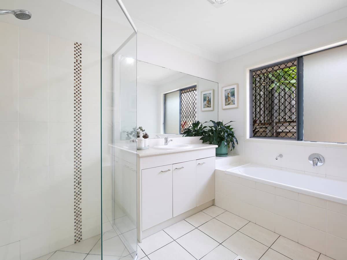 6 Dore Court, BONOGIN - Thumbnail 16