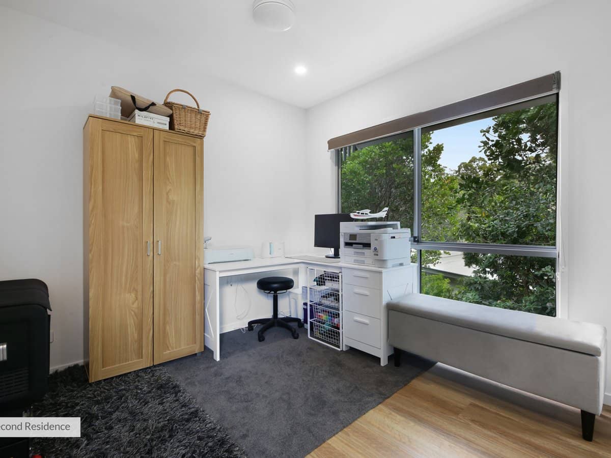 6 Dore Court, BONOGIN - Thumbnail 32