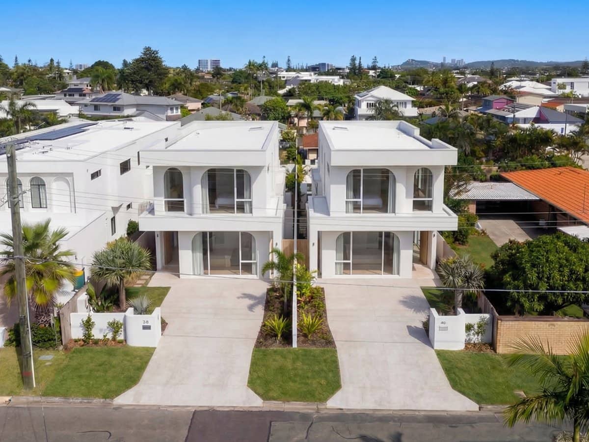 38-40 Bordeaux Parade, MERMAID WATERS - Thumbnail 4