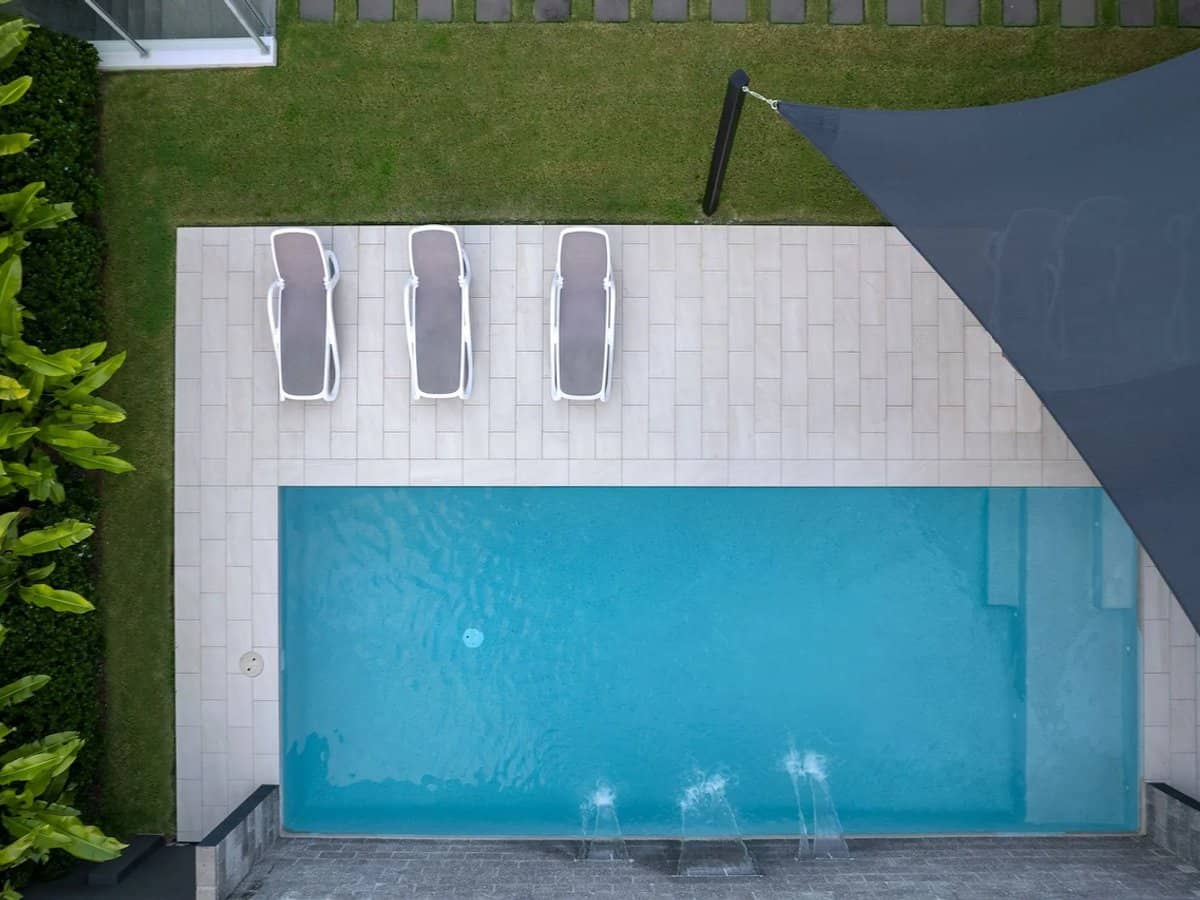 6 Park Cove Boulevard, HOPE ISLAND - Thumbnail 2