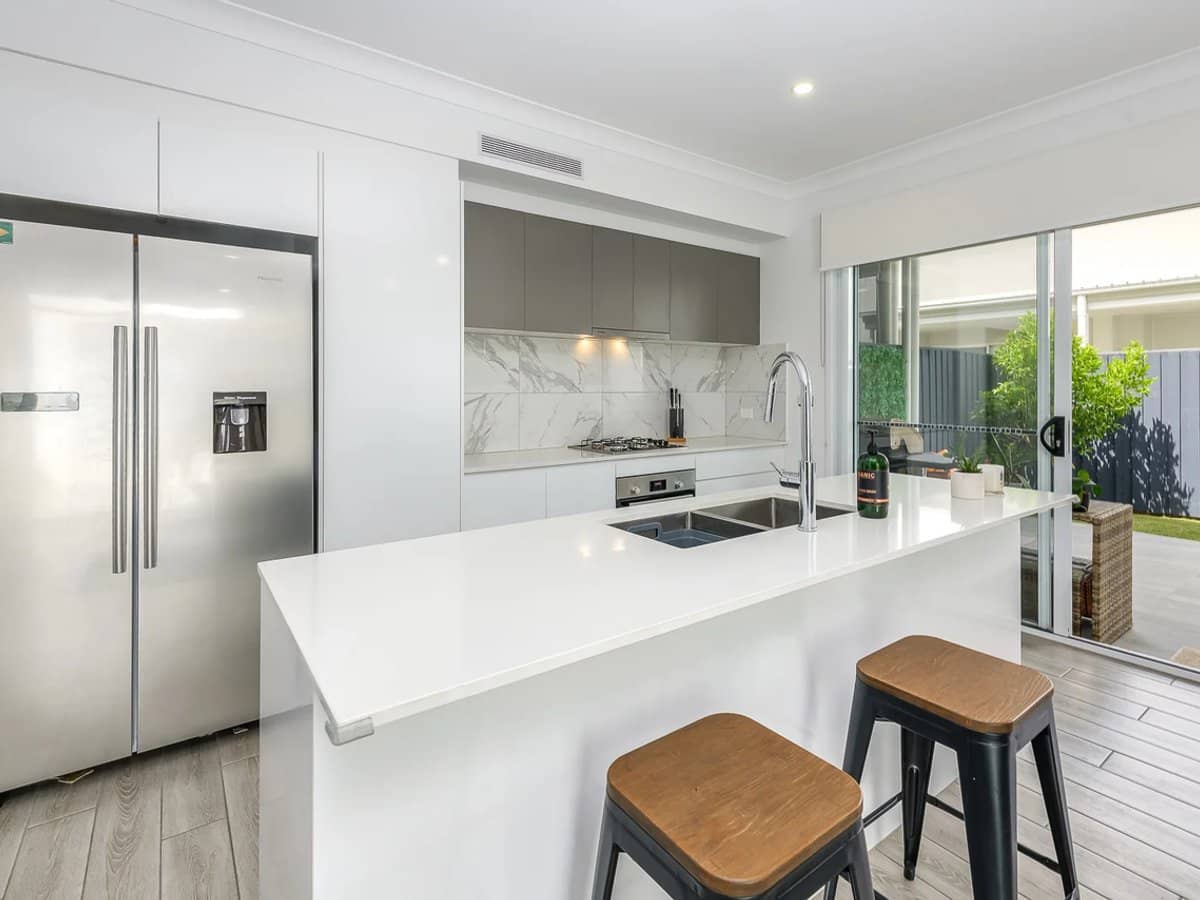 6 Park Cove Boulevard, HOPE ISLAND - Thumbnail 4