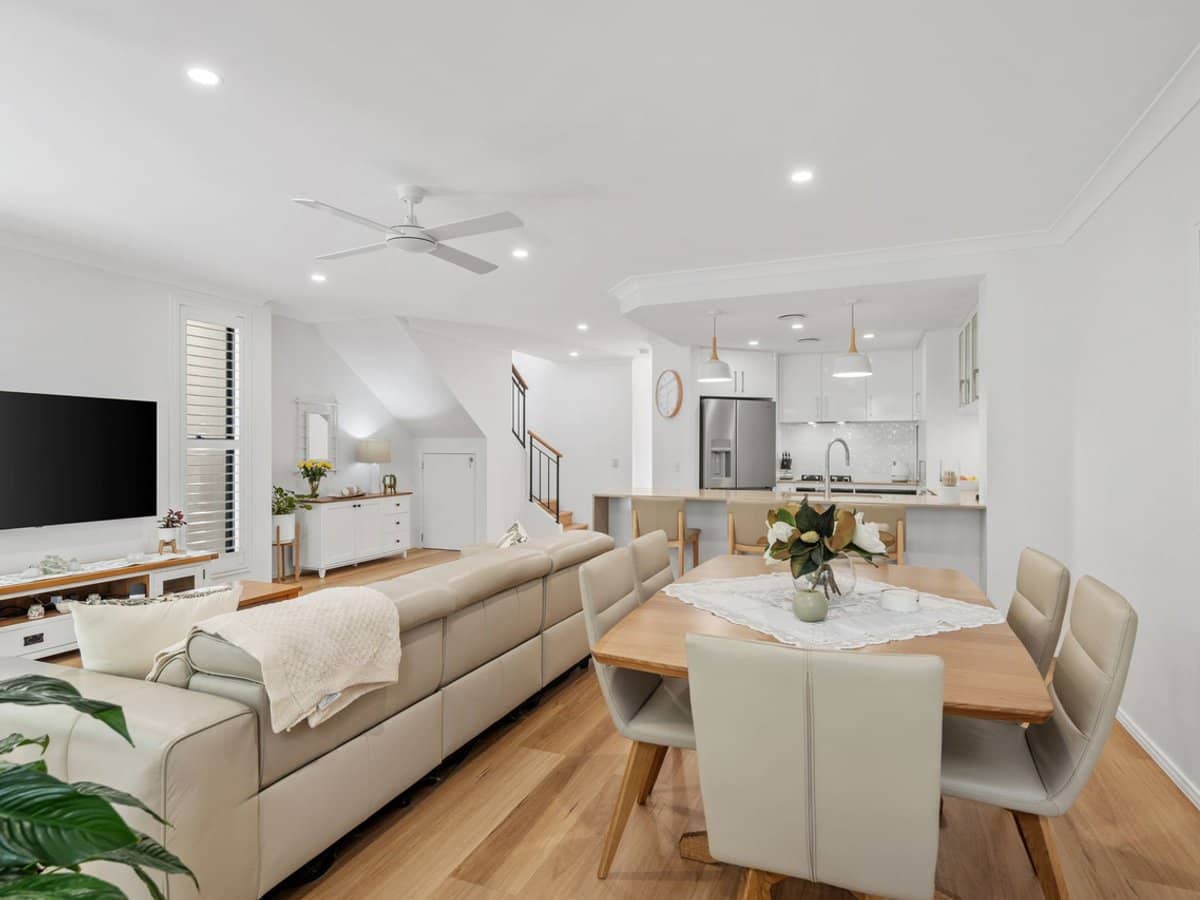 1 The Cove Crescent, Carrara - Thumbnail 9