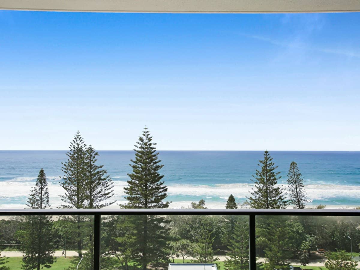 72 The Esplanade, Burleigh Heads - Thumbnail 1