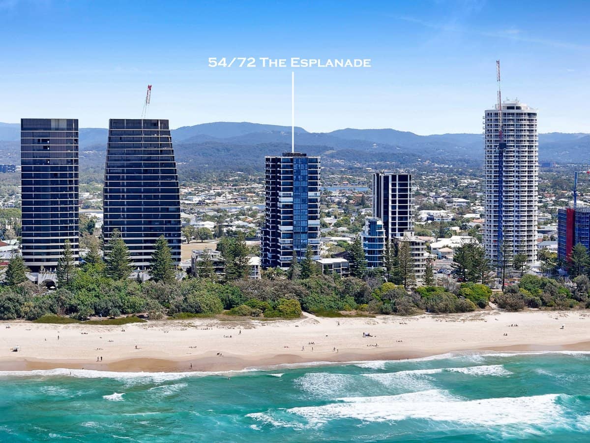 72 The Esplanade, Burleigh Heads - Thumbnail 2