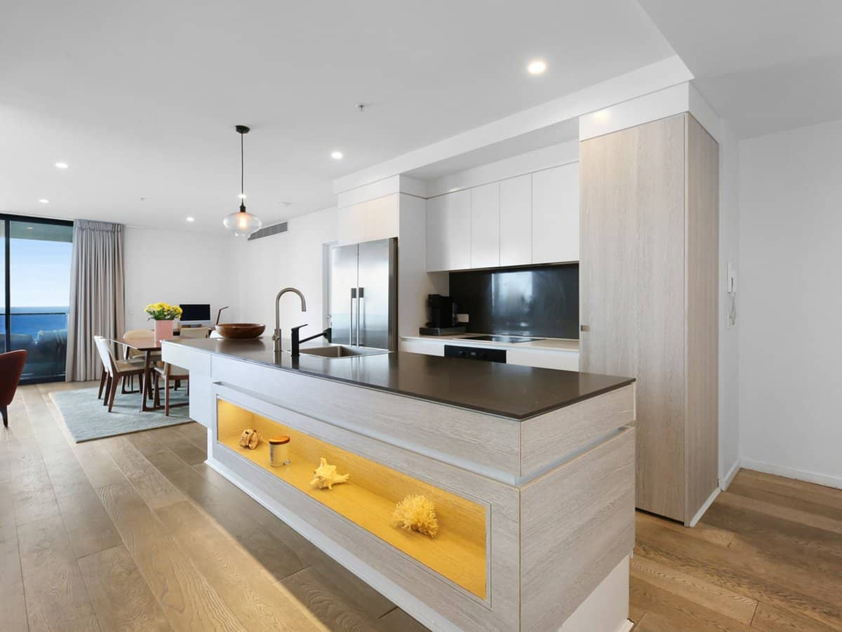 72 The Esplanade, Burleigh Heads - Thumbnail 5