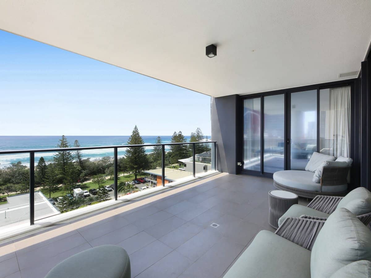 72 The Esplanade, Burleigh Heads - Thumbnail 11
