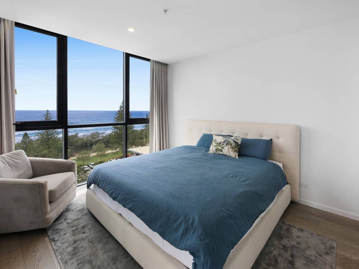 72 The Esplanade, Burleigh Heads - Thumbnail 12