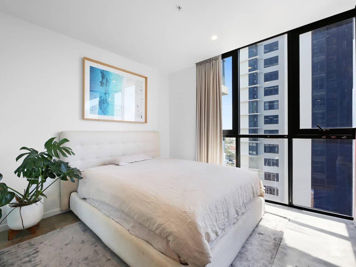 72 The Esplanade, Burleigh Heads - Thumbnail 16