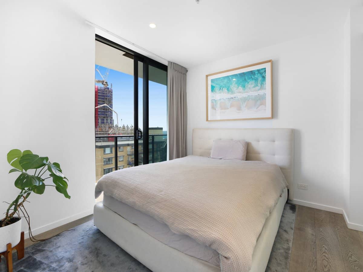 72 The Esplanade, Burleigh Heads - Thumbnail 18