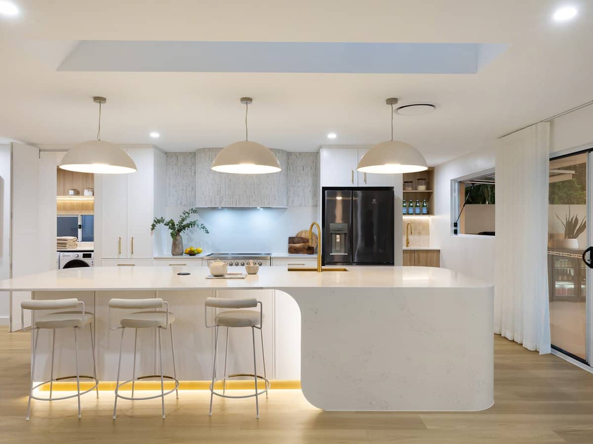 6 Bombala Street, BROADBEACH WATERS - Thumbnail 4