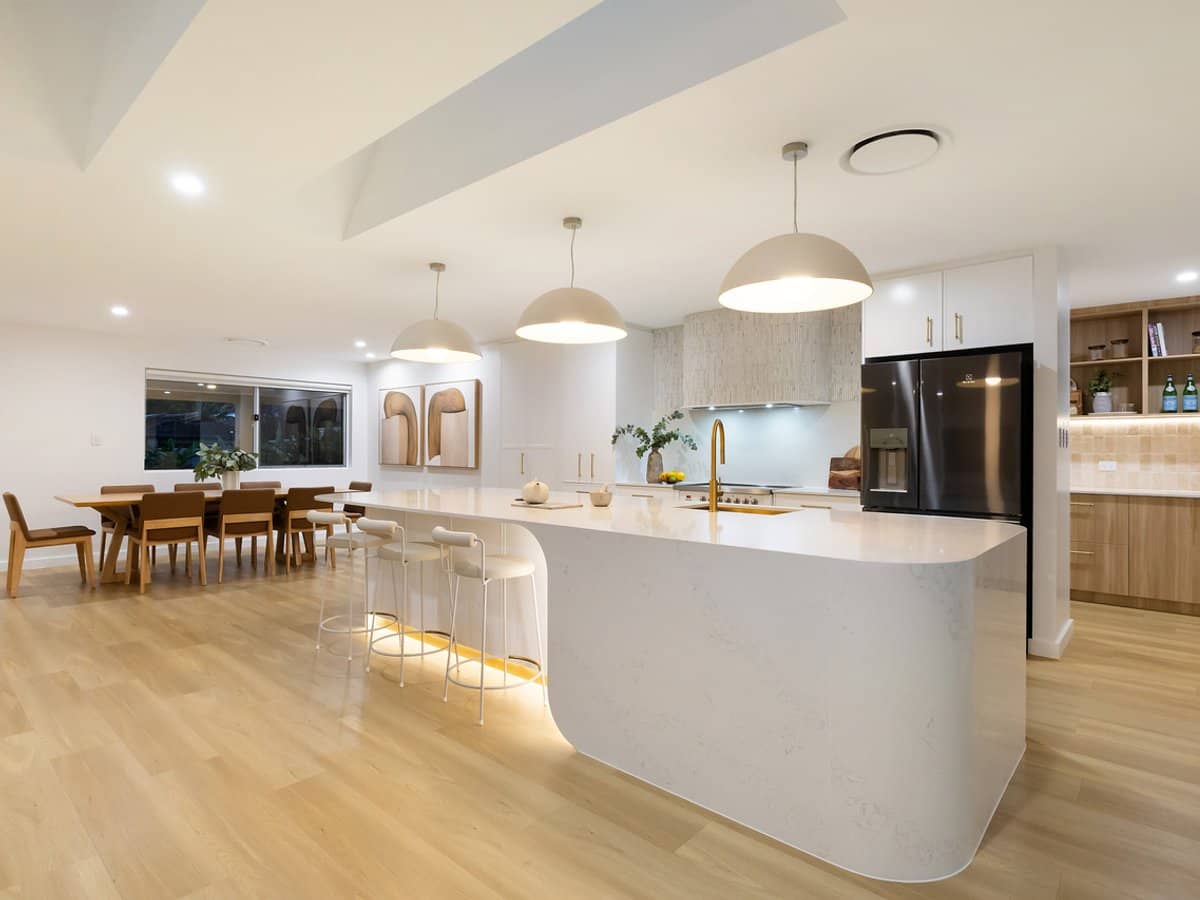 6 Bombala Street, BROADBEACH WATERS - Thumbnail 5