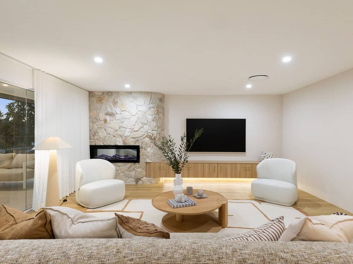 6 Bombala Street, BROADBEACH WATERS - Thumbnail 7