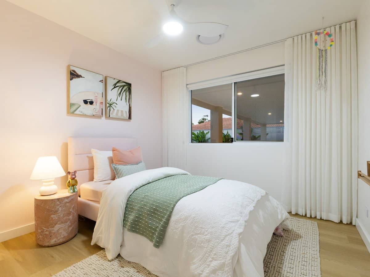 6 Bombala Street, BROADBEACH WATERS - Thumbnail 14