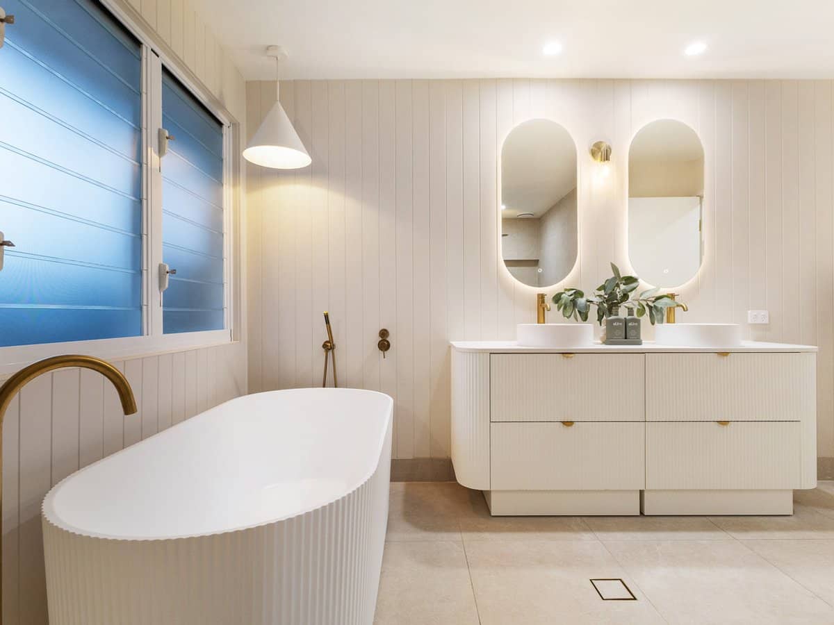 6 Bombala Street, BROADBEACH WATERS - Thumbnail 15